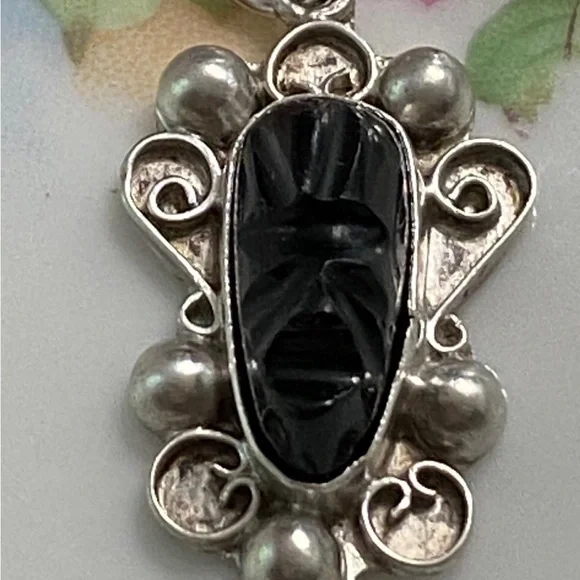 Vintage Tribal Onyx & Sterling Pendant - Picture 5 of 7